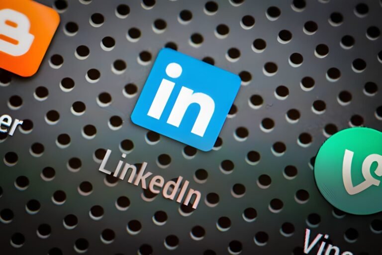 How to Build a Personal Brand on LinkedIn: Step-by-Step Guide How to Build a Personal Brand on LinkedIn